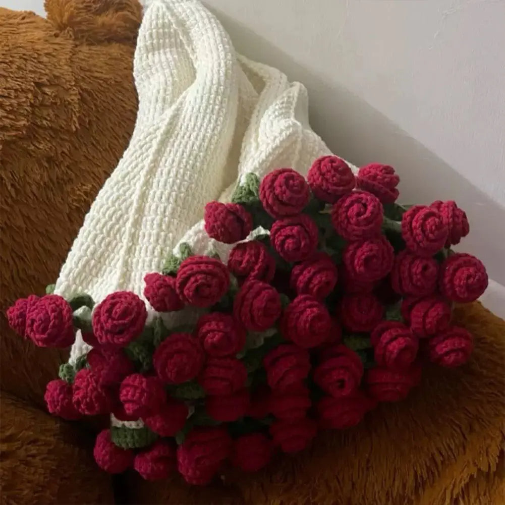 Coperta Decorativa Unica a Bouquet di Rose all'Uncinetto
