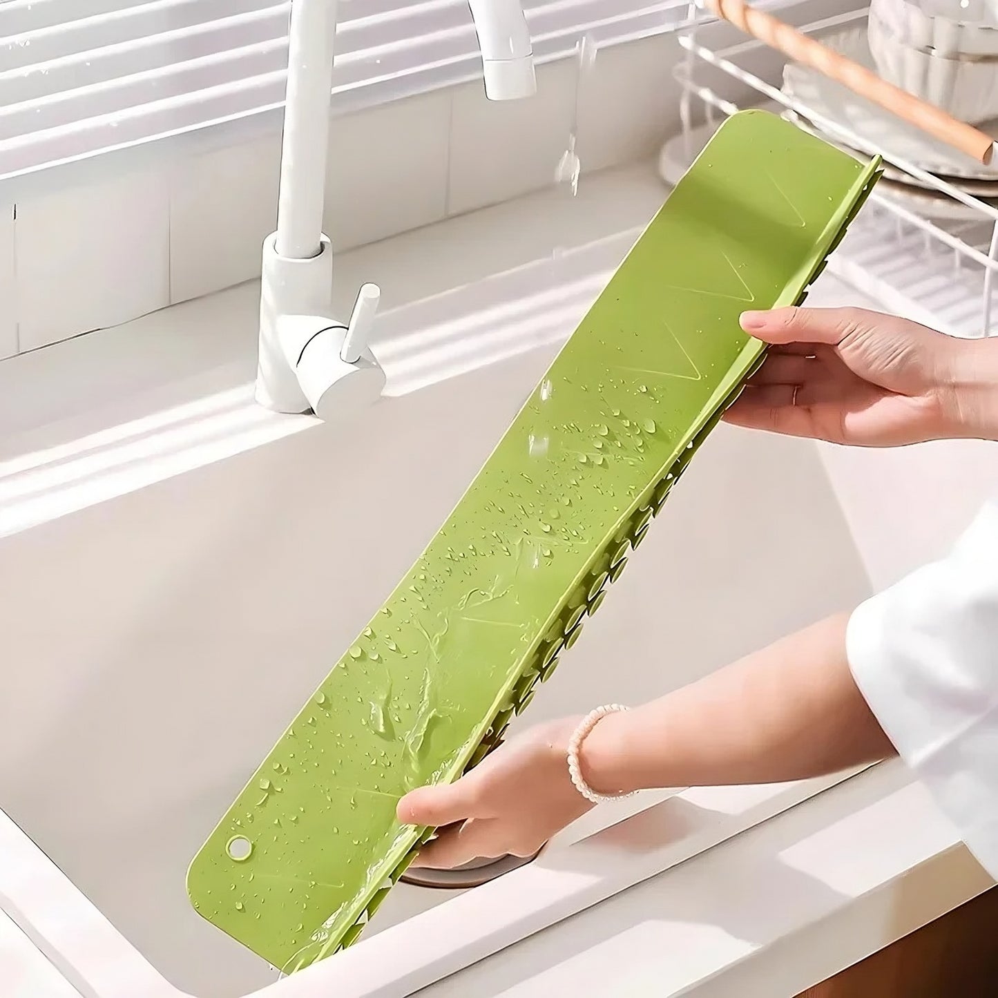 Water Splash Guard Premium Silicone Sink Protector With Anti Slip Suction Base