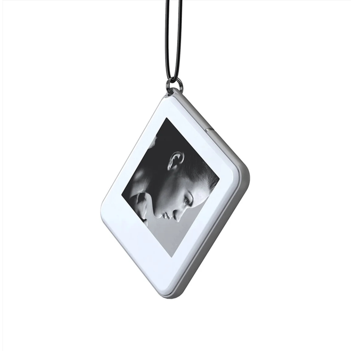 E-Ink Keychain – Minimalist, Always-On Display for Notes, Reminders &amp; Style