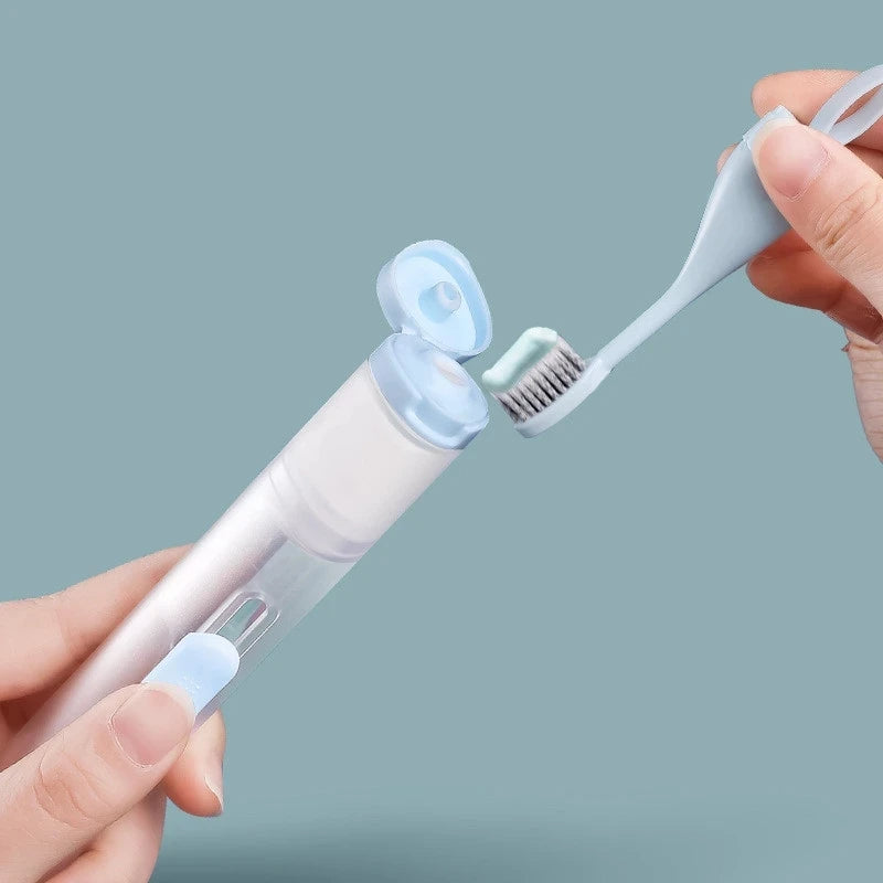 Escova de dentes portátil 3 em 1 que combina as funções de escovação, limpeza da língua e massagem gengival. É feita de materiais duráveis, compacta e fácil de transportar.
