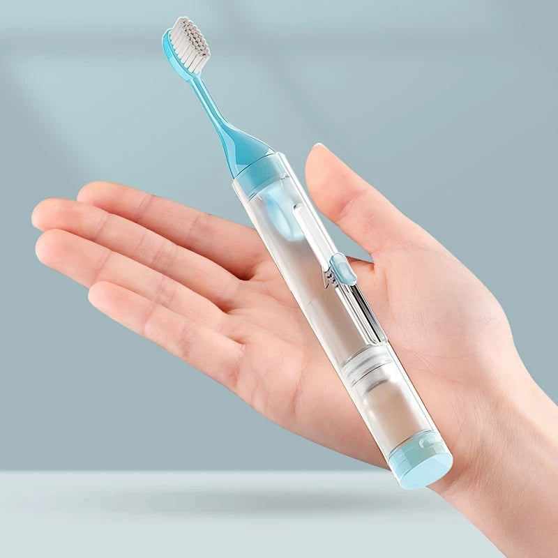 Escova de dentes portátil 3 em 1 que combina as funções de escovação, limpeza da língua e massagem gengival. É feita de materiais duráveis, compacta e fácil de transportar.
