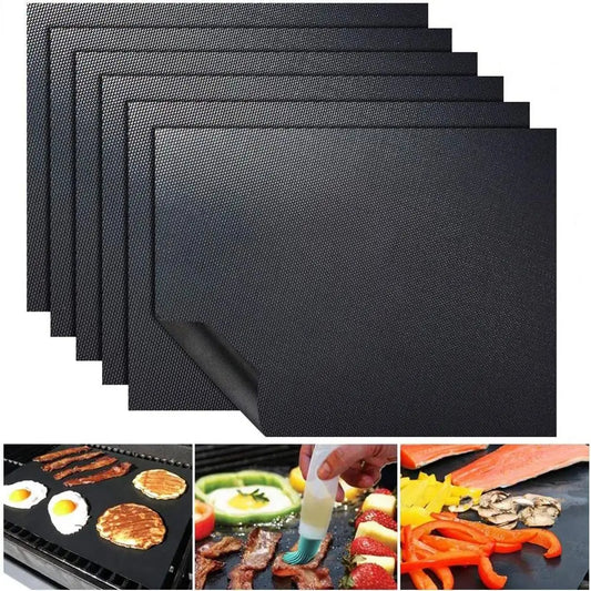 Yüksek kaliteli, ısıya dayanıklı ve dayanıklı malzemelerden üretilen Yapışmaz Barbekü Izgara Matı, yiyeceklerin yapışmasını önler, kolay temizlenir, tekrar kullanılabilir ve sebze, et ve deniz ürünlerini ızgara yapmak için idealdir.
